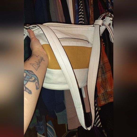 Coach Stylish White and Tan Women's Bag - Picture 2 of 4